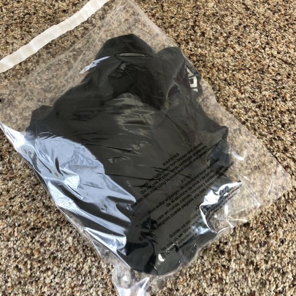 PINK Victoria’s Secret Women XS Black Crop Top Hoodie Pullover Spellout Love - Picture 9 of 9